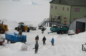 Food passing line into the  kitchen